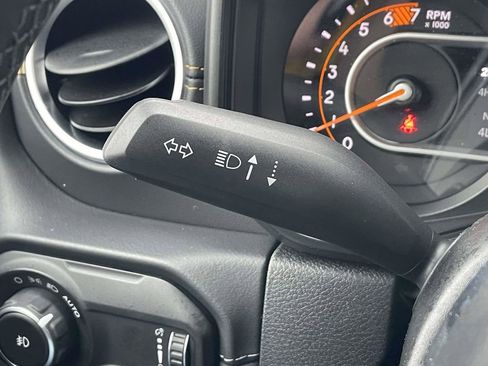 New 2026 Jeep Wrangler Unlimited Sahara AWD/4WD image 32