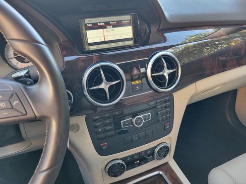 Used 2015 Mercedes-Benz GLK 250 BlueTEC 4MATIC image 27