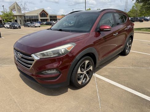 Used 2016 Hyundai Tucson Limited w/ Option Group 03 AWD/4WD image 2