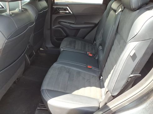Used 2024 Mitsubishi Outlander SE AWD/4WD image 14