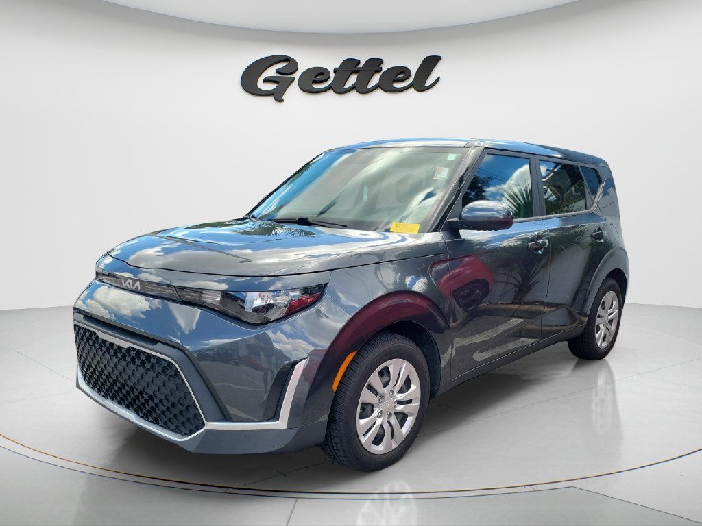 Used 2023 Kia Soul LX FWD image 1
