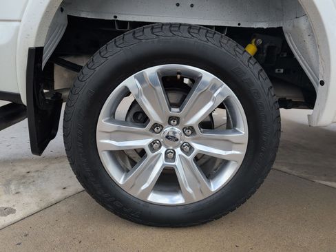 Used 2018 Ford F150 Platinum w/ Equipment Group 701A Luxury image 12