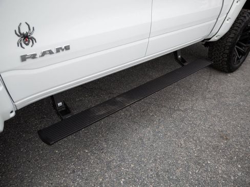 Used 2024 RAM 1500 Laramie image 11