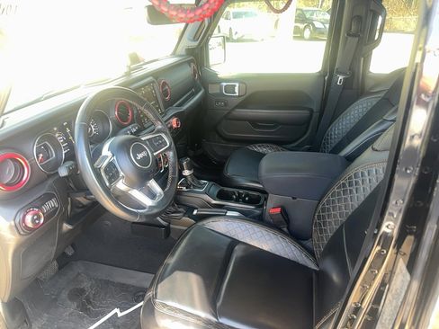 Used 2021 Jeep Gladiator Overland image 11