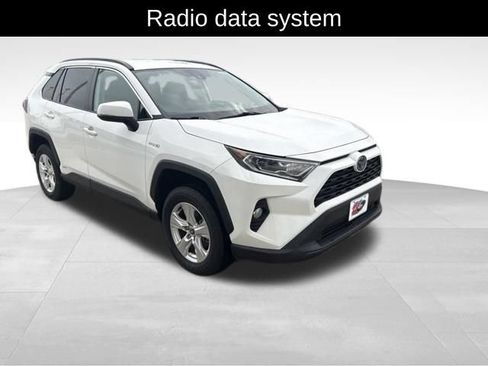 Used 2021 Toyota RAV4 XLE AWD/4WD image 4