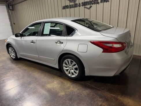 Used 2016 Nissan Altima 2.5 S w/ Power Driver Seat Package FWD image 5