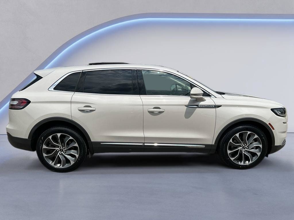 Certified 2023 Lincoln Nautilus Reserve AWD/4WD image 9
