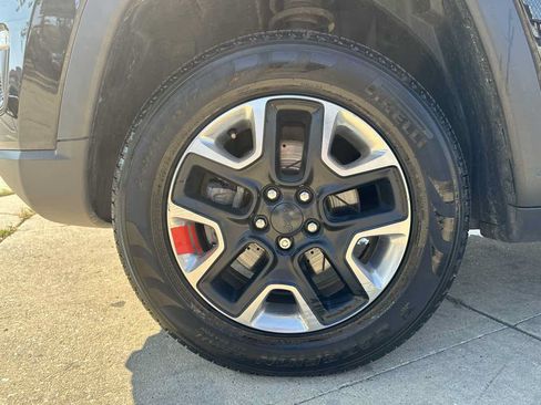 Used 2018 Jeep Compass Trailhawk w/ Leather Interior Group AWD/4WD image 9