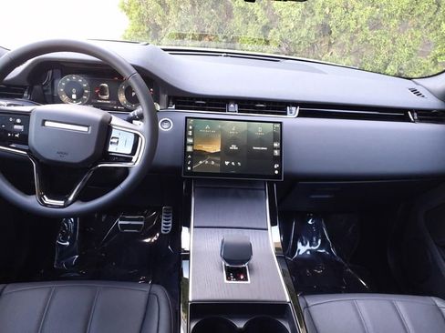 New 2026 Land Rover Range Rover Evoque Dynamic SE AWD/4WD image 6