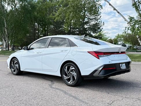New 2025 Hyundai Elantra Limited image 5