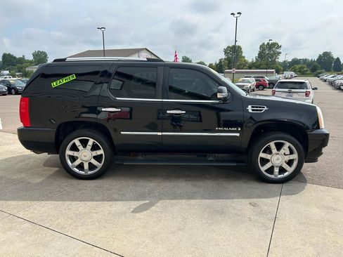 Used 2009 Cadillac Escalade AWD image 4