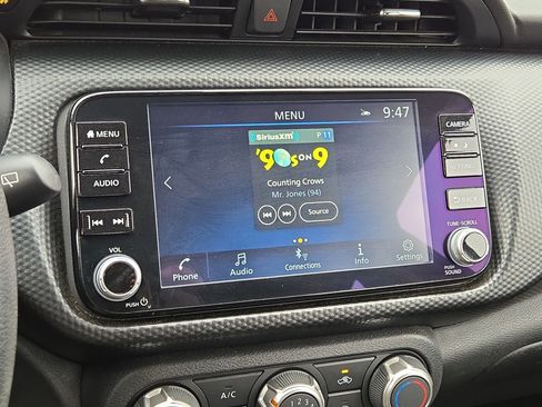 Used 2024 Nissan Kicks SV image 19