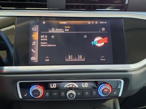 Used 2022 Audi Q3 2.0T Premium Plus w/ Premium Plus Package image 22