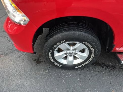 Used 2018 RAM 1500 Express image 36