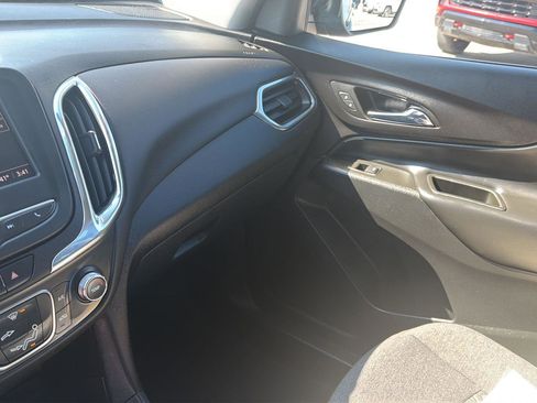 Used 2022 Chevrolet Equinox LT FWD image 16