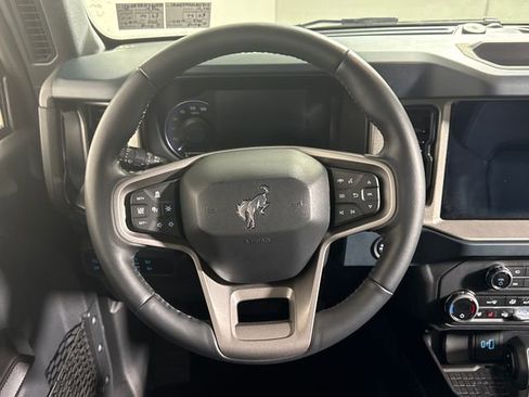 Used 2024 Ford Bronco Outer Banks AWD/4WD image 25