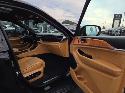 Used 2021 Jeep Grand Cherokee L Summit AWD/4WD image 15
