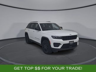 Used 2025 Jeep Grand Cherokee Altitude AWD/4WD video 2