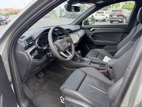 Used 2025 Audi Q3 2.0T Premium w/ Convenience Package AWD/4WD image 5