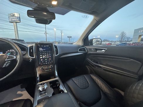 Used 2024 Ford Edge Titanium image 15