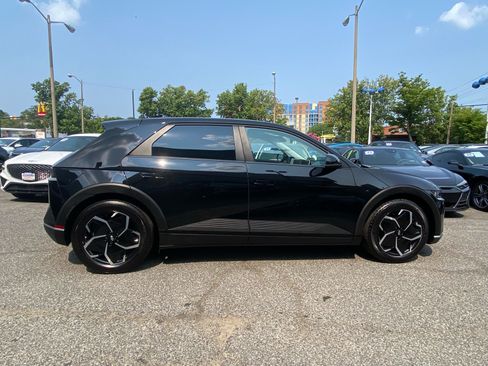 Used 2024 Hyundai Ioniq 5 SEL AWD/4WD image 2