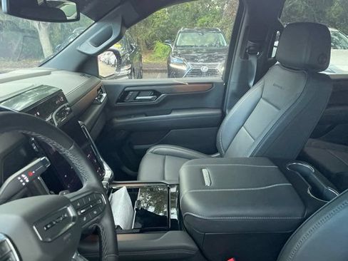 Used 2026 GMC Yukon Denali w/ Sun & Power Step Package RWD image 9