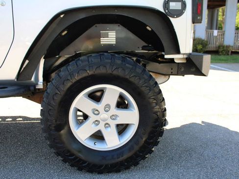 Used 2010 Jeep Wrangler Sahara w/ Dual Top Group AWD/4WD image 32