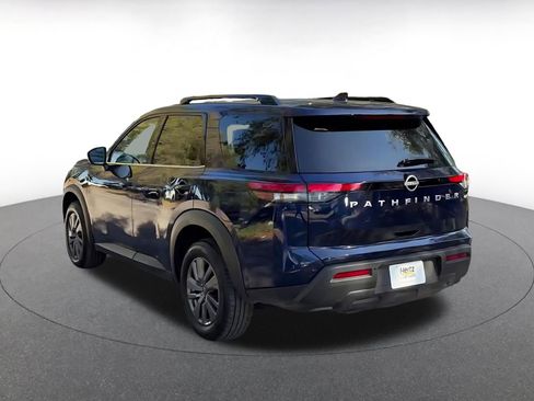 Used 2025 Nissan Pathfinder SV image 11