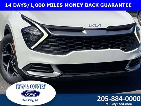 Used 2023 Kia Sportage LX image 2