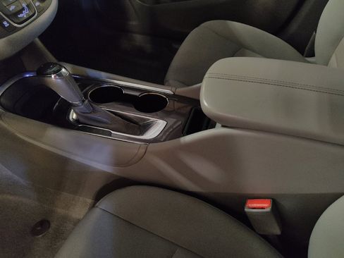 Used 2018 Chevrolet Malibu LT FWD image 26