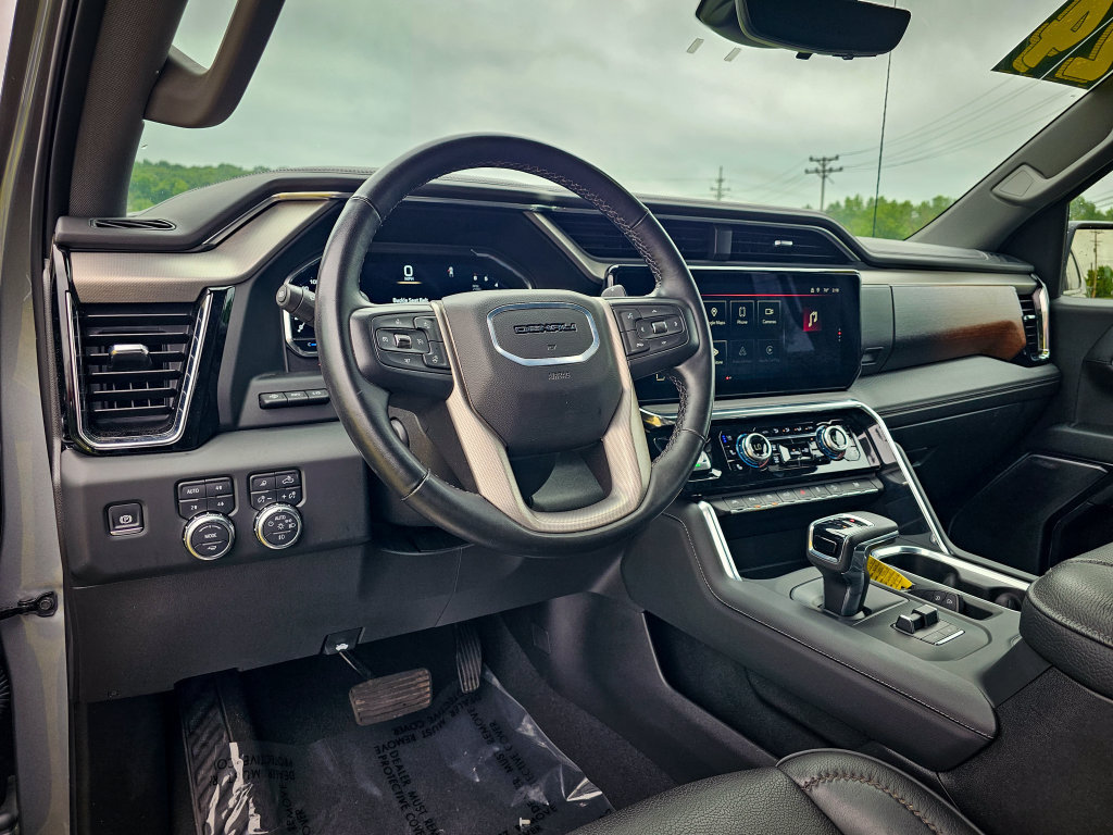 Used 2024 GMC Sierra 1500 Denali w/ Technology Package AWD/4WD image 18