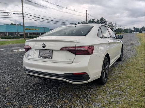 Used 2023 Volkswagen Jetta SE FWD image 5