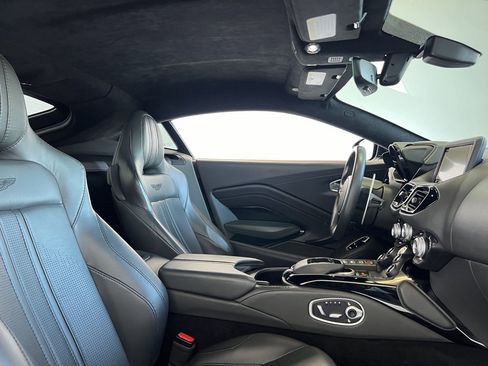 Used 2020 Aston Martin V8 Vantage Coupe image 20