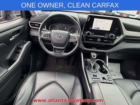 Used 2023 Toyota Highlander XLE AWD/4WD image 16