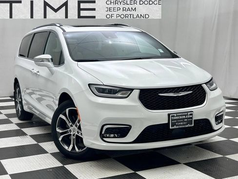 Certified 2022 Chrysler Pacifica Pinnacle AWD/4WD image 1