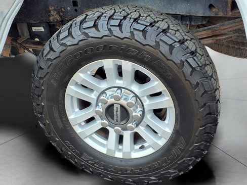 Used 2019 Ford F250 XLT AWD/4WD image 8