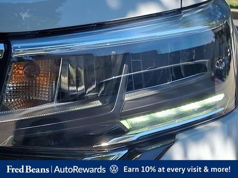 Certified 2023 Volkswagen Taos SE w/ Black Wheel Package FWD image 13
