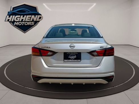 Used 2024 Nissan Altima 2.5 SV FWD image 5