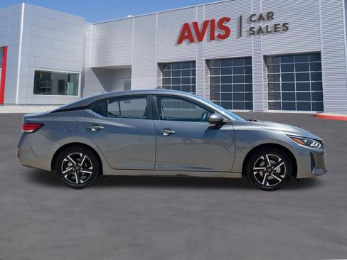 Used 2025 Nissan Sentra SV FWD image 5