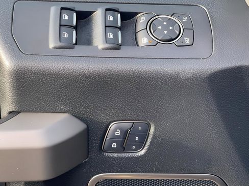 Used 2018 Ford F150 Raptor w/ Equipment Group 802A Luxury image 28