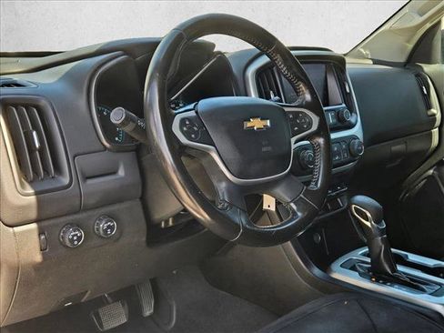 Used 2022 Chevrolet Colorado LT w/ LT Convenience Package AWD/4WD image 10