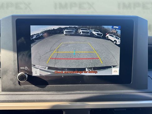 Used 2025 Toyota Tacoma SR image 18