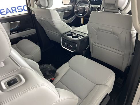 New 2026 Ford Expedition Platinum w/ Driver's Package image 33