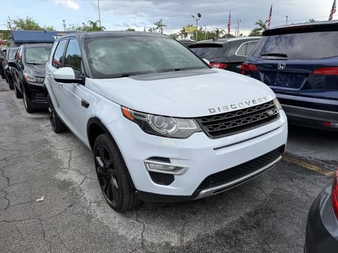 Used 2016 Land Rover Discovery Sport HSE Luxury image 4