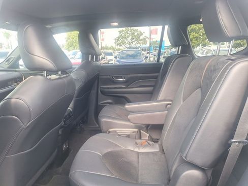 Used 2025 Toyota Grand Highlander AWD Hybrid image 15