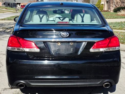 Used 2011 Toyota Avalon Limited image 3
