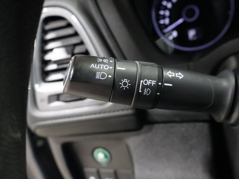 Used 2018 Honda HR-V EX image 32