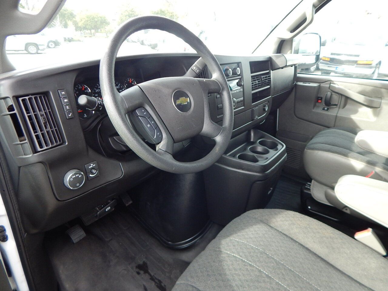 Used 2024 Chevrolet Express 2500 w/ Driver Convenience Package RWD image 2