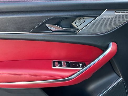 Certified 2024 Jaguar F-PACE R-Dynamic S image 10