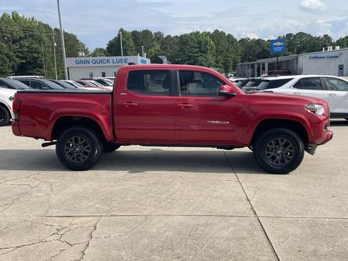 Used 2022 Toyota Tacoma SR5 w/ Technology Package RWD image 2